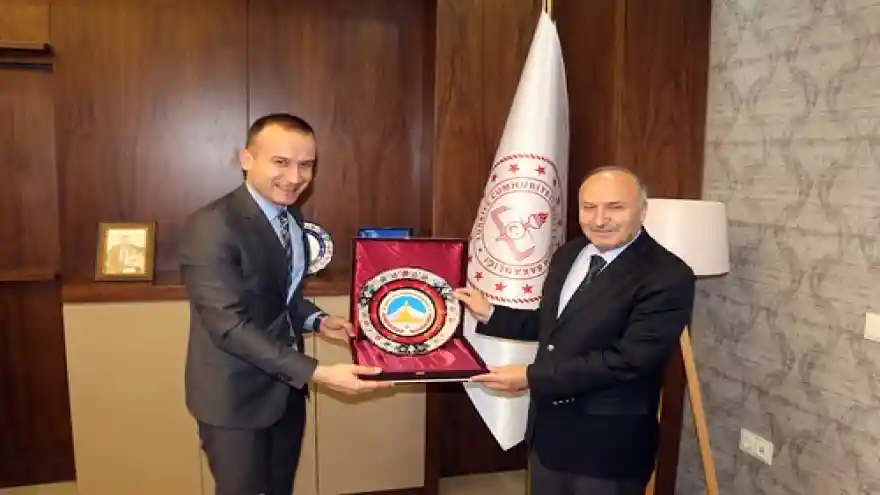 BİTLİS MİLLİ EĞİTİM MÜDÜRÜ KORKMAZDAN TEKİN'E ZİYARET