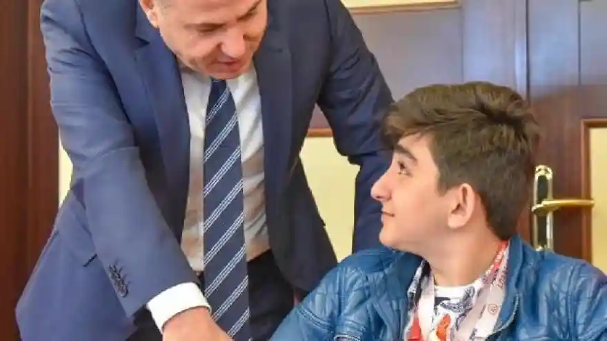 Ağrı'da Yüzme Bilmeyen Projesi'nde yüzme öğrendi, 4 dalda şampiyon oldu