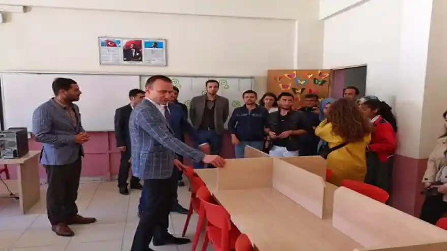 Kütüphane Açılışı ve Şiir Dinletisi