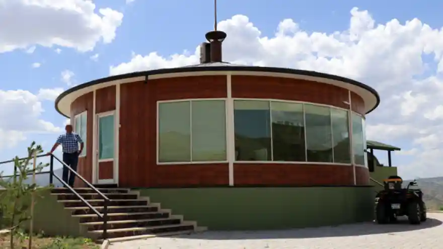 Bu ev 360 derece dönüyor!