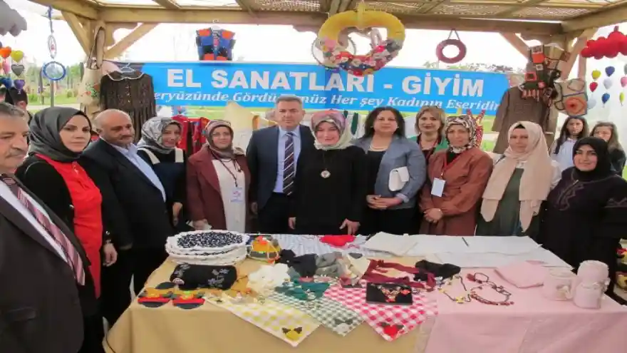 Ağrı'da 20 Bin 351 Kursiyer Öğrenme Şenliği'nde Hünerlerini Sergiledi