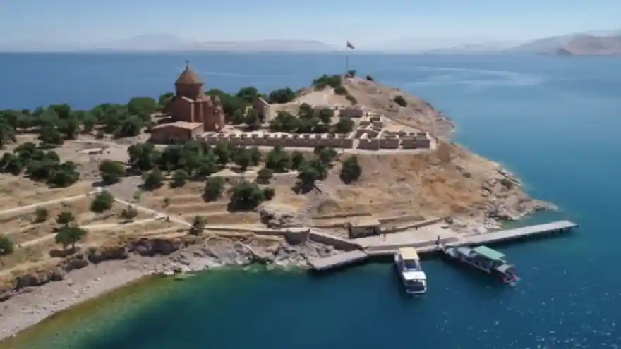 Van'ın turizmdeki göz bebeği: Akdamar Adası!