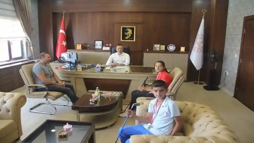 AĞRILI BAŞARILI GOLF SPORCULARDAN TEKİN'E ZİYARET