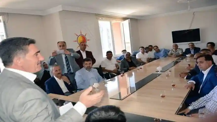    DOĞUBAYAZIT'TA AK PARTİ 18. YAŞINI KUTLADI


