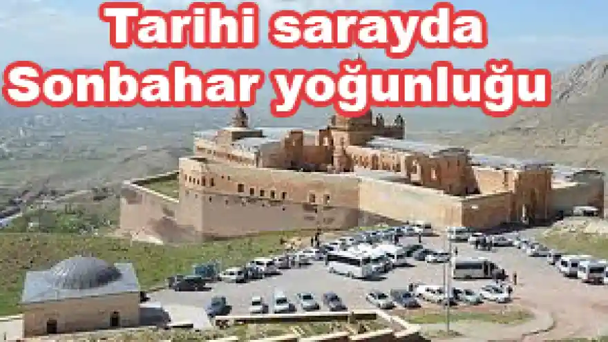 Tarihi sarayda Sonbahar yoğunluğu