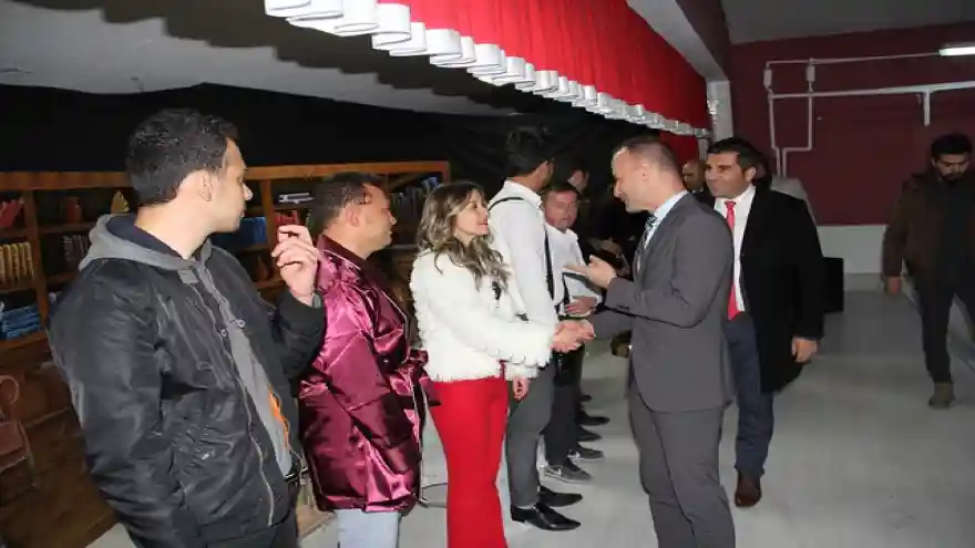 Diyadin'de öğretmenlerin tiyatro gösterisi