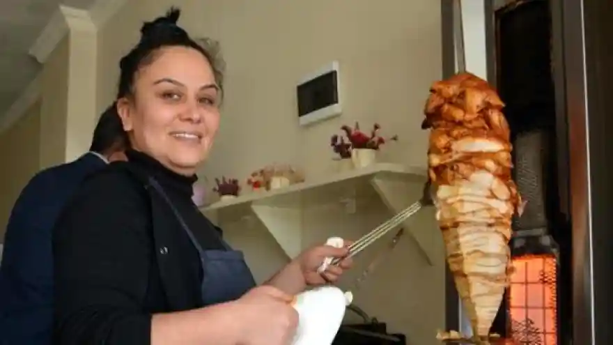 Tost yaparak başladığı işte lokanta işletmecisi oldu