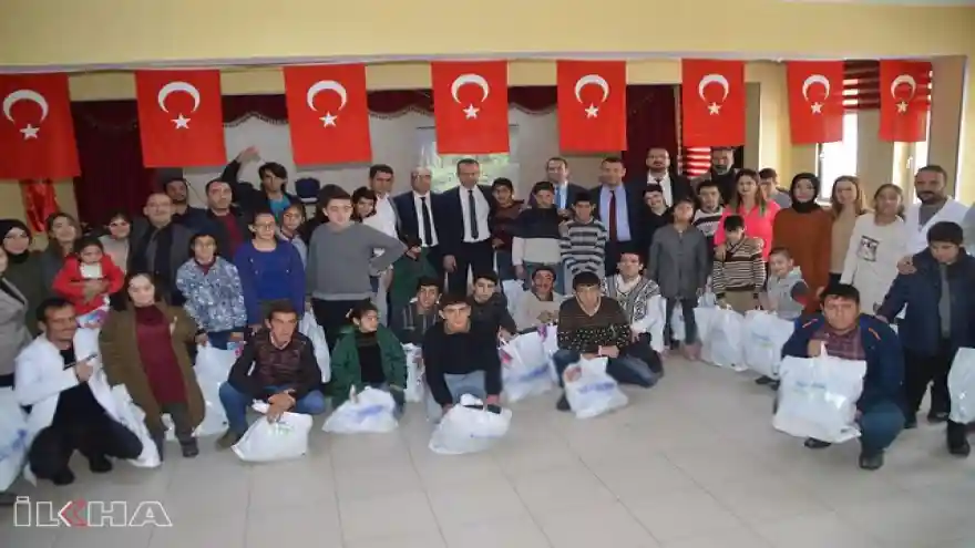 Otizmli öğrencilere kardeş eli uzattılar