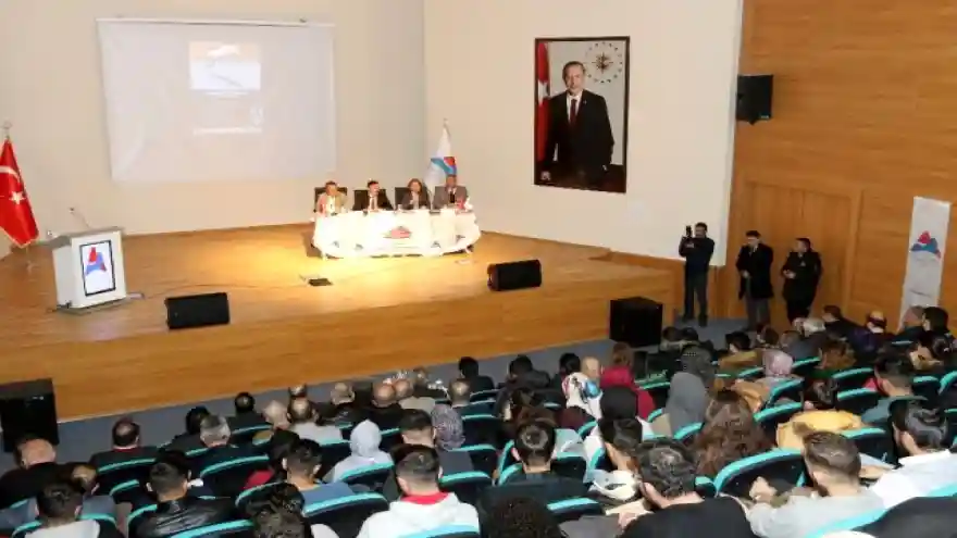 AİÇÜ'de "Ağrı'da Ağrı Dağını Konuşuyoruz" paneli düzenlendi