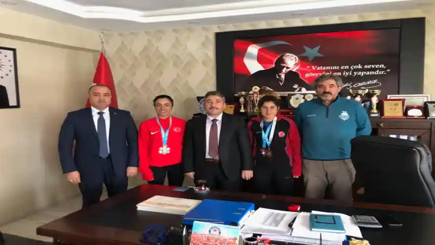 Ağrı’lı Kayakçılardan 2 Madalya
