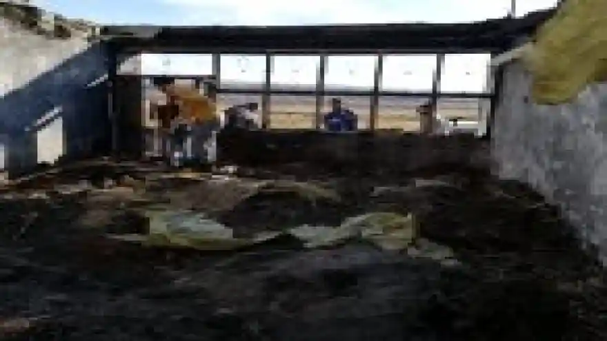 Evleri küle dönen aile yardım bekliyor