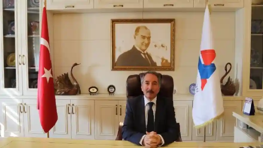 Ağrı İbrahim Çeçen Üniversitesi Rektörü Prof. Dr. Abdulhalik Karabulut’un yeni yıl mesajı