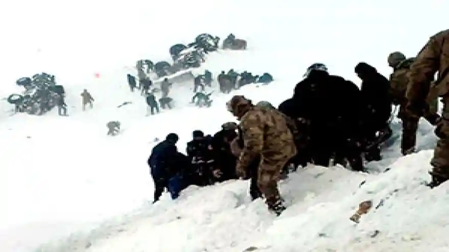 Van’da çığ faciası: En az 38 kişi hayatını kaybetti