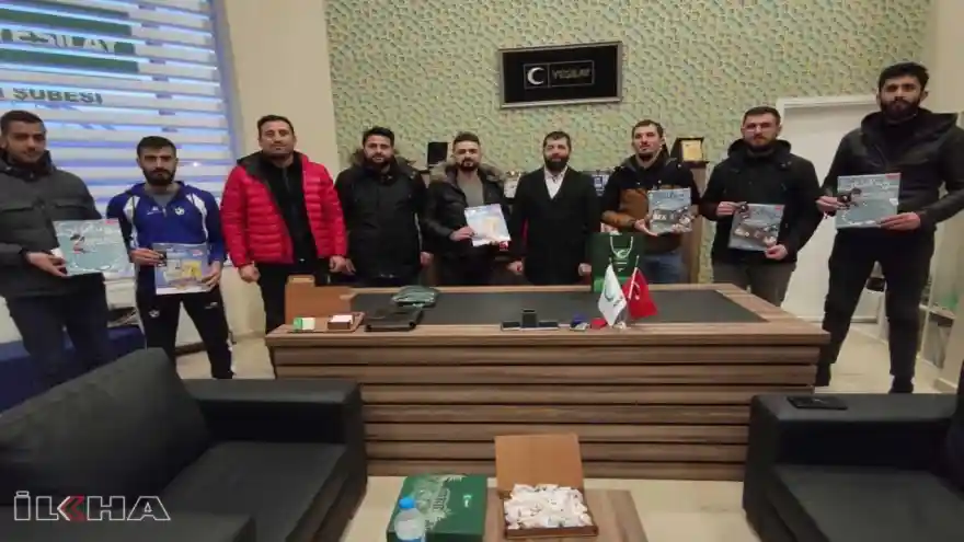 Yeşilay Ağrı Şubesi Başkanı Aslan sigarayı bırakan 29 kişiyi hediyelerle ödüllendirdi