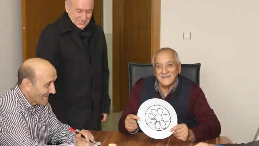 Ağrı Huzurevi sakinleri sanatla huzur buluyor