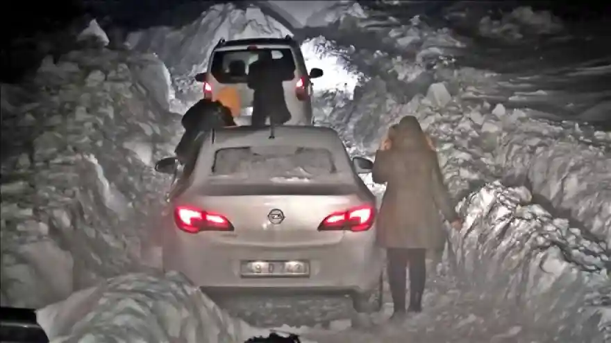 Mahsur Kalan Biri Bebek 20 Kişi Kurtarıldı 