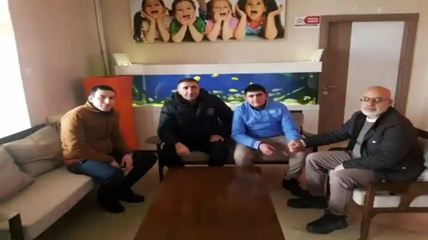 İtfaiye ekipleri sokakta kalan 16 Yaşındaki Çocuğa sahip çıktı 