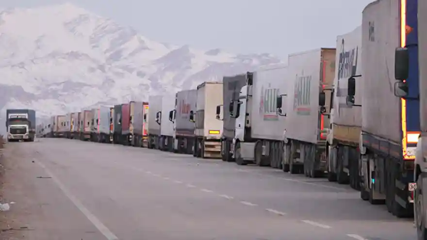 İran sınırında 5 kilometrelik kuyruk