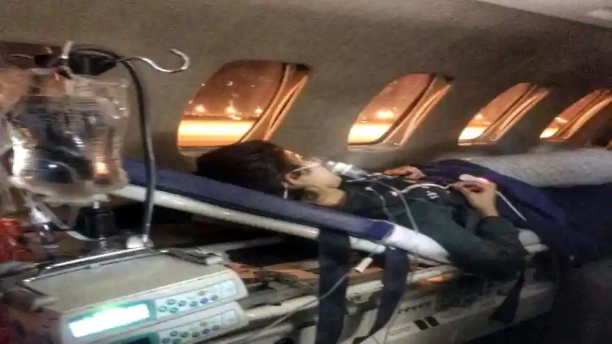 Van'da rahatsızlanan 13 yaşındaki Rojin, ambulans uçakla Ankara'ya getirildi