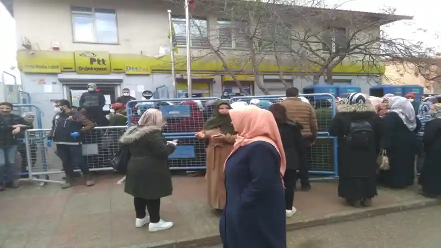 DOĞUBAYAZIT’TA 1000 TL’LİK CORONA YARDIMLARI VERİLMEYE BAŞLANDI