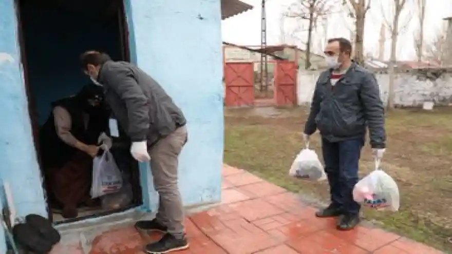 KARS BELEDİYESİNDEN YAŞLILARA ÖZVERİLİ DESTEK