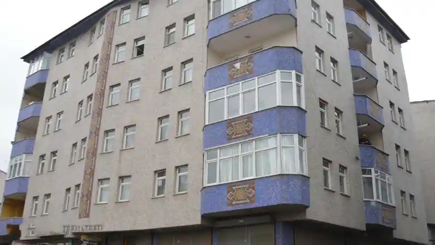 Ağrı'da bir bina karantina altına alındı