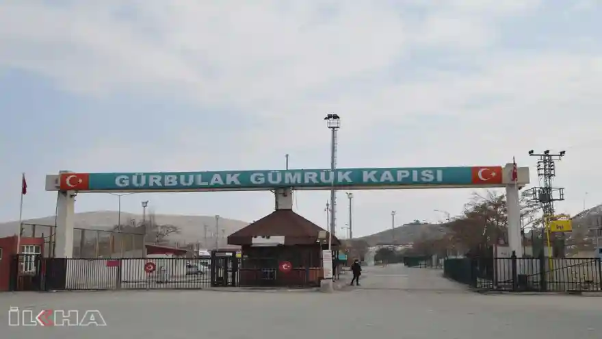 İran tarafında kalan TIR'lar yurda dönüş yapamaya başladı 