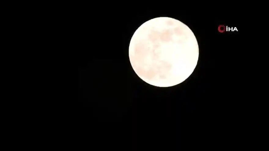Ahlat'ta Süper Ay kartpostallık görüntü oluşturdu