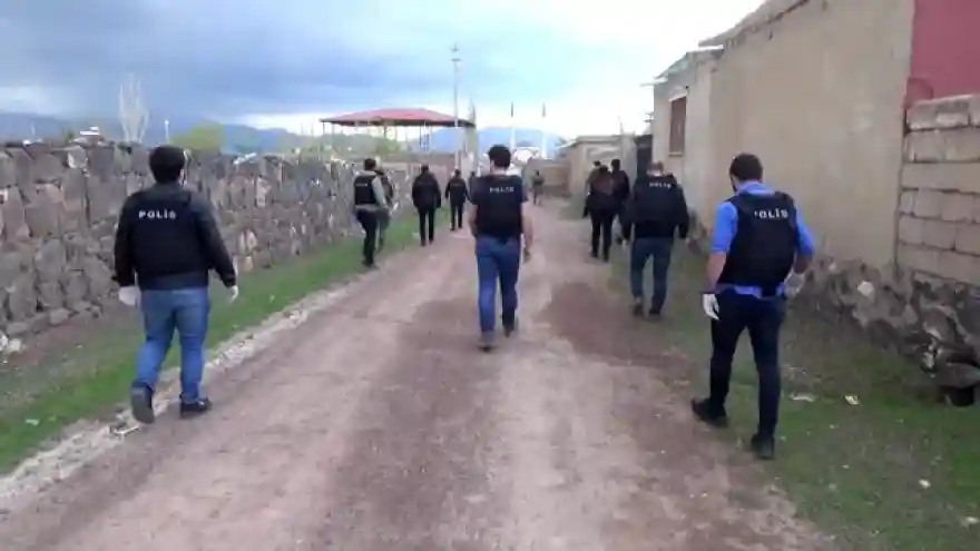 167 polis, Doğubayazıt'ı didik didik aradı