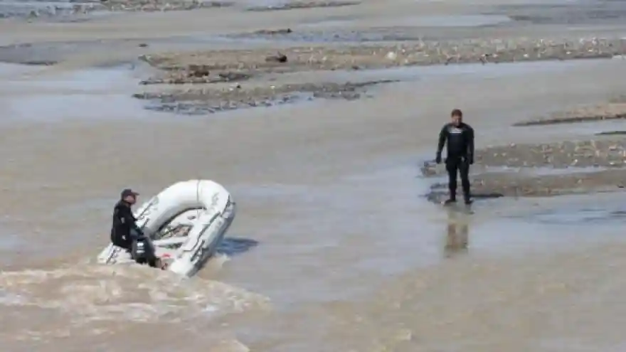 Nehirde hayvanlarını kurtarmak isterken kayboldu