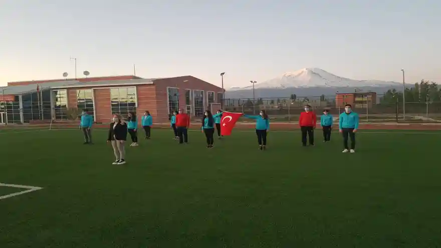 Doğubayazıt Doç.Dr.Yaşar Eryılmaz Stadyumunda 19 Mayıs Coşkusu