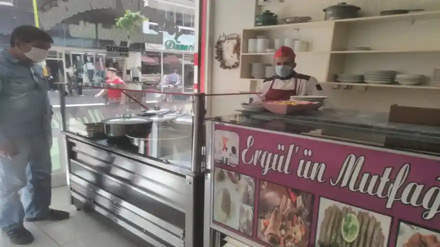 DOĞUBAYAZIT’TA RESTORAN VE KAFELER YENİDEN AÇILDI