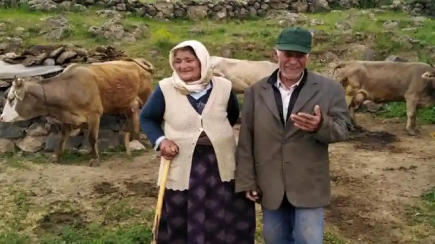 Hayvanlarının aşısını yaptıramayan çifte ekiplerden destek