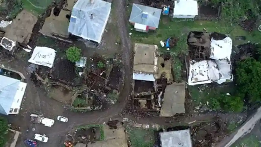 Bingöl'deki 5.7'lik depremin etkisi gün ağarınca ortaya çıktı 