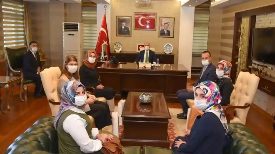 Ağrı'ya Yeni Atanan Öğretmenler, Vali Varol’u Makamında Ziyaret Etti.