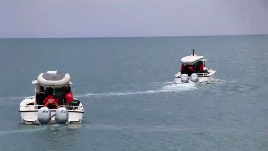 Van Gölü'nde battığı iddia edilen teknenin bulunması için çalışmalara başlandı