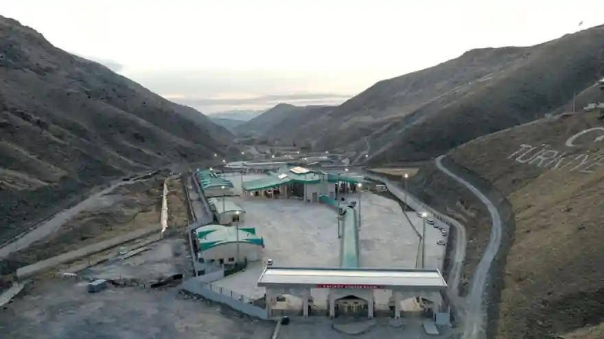 İran Sınır Kapısı’ndaki yenileme çalışmaları devam ediyor! 