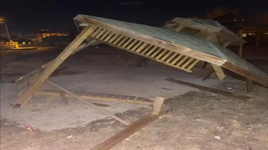 Kimliği Belirsiz Kişiler Tarafından Çardaklar Tahrip Edildi 