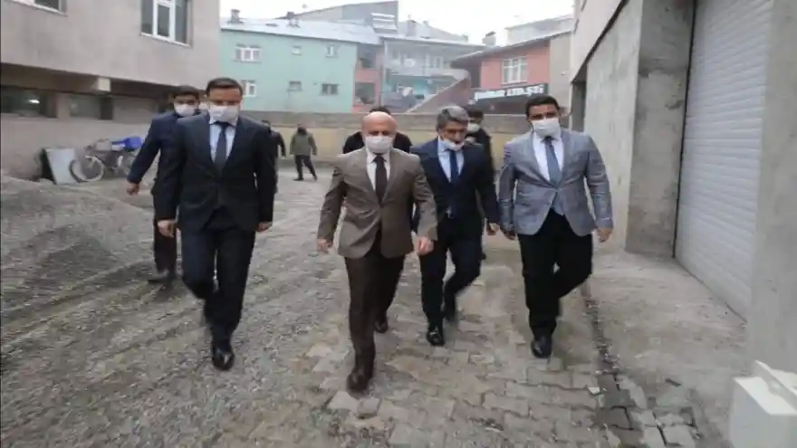 Çiftçi Eğitim Merkezi ve Tarım Makineleri Park Alanında incelemeler 