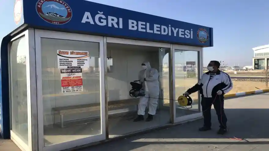 Ağrı Belediyesi Toplu Yaşam Alanlarında Dezenfekte Çalışması Gerçekleştirdi