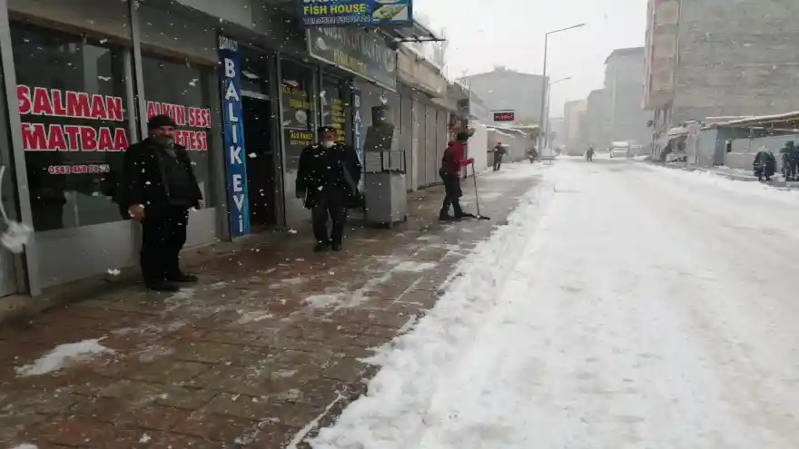 Doğubayazıt'ta Kar Yağışı