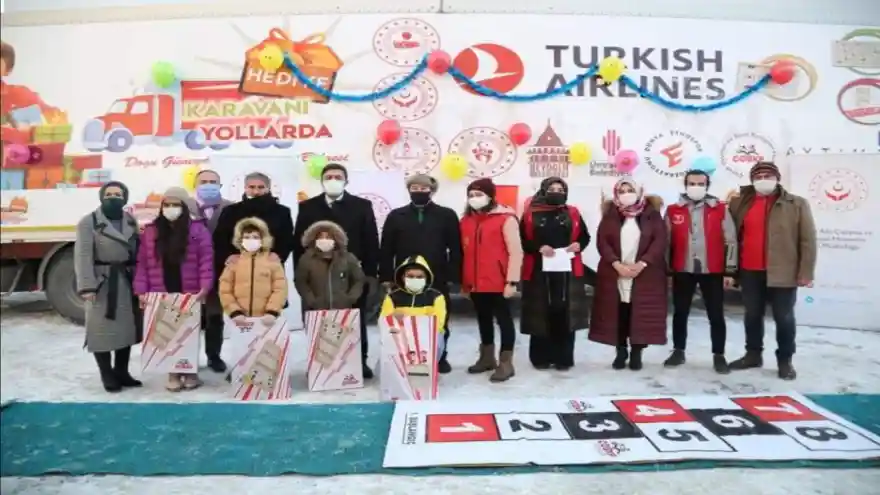 'Hediye Karavanı' Ağrı'da