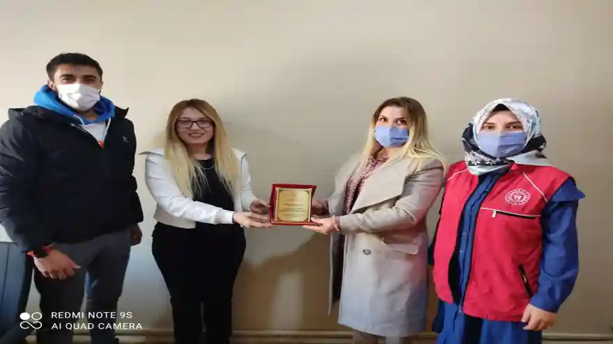 İlçe Gençlik ve Spor Müdürlüğünden Şafak Konyar'a Plaket
