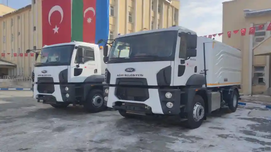 Belediye 3 adet Süpürge Aracı Aldı