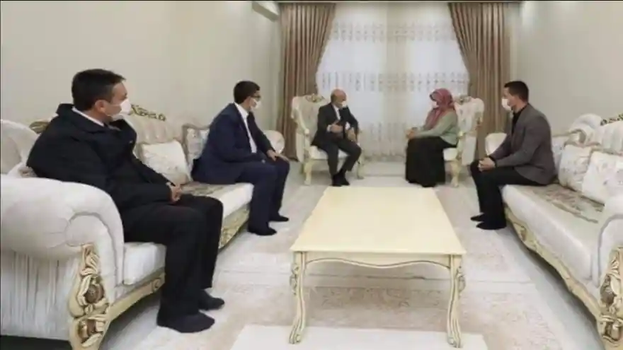 Yeni Evin Anahtarını Vali Varol Teslim Etti