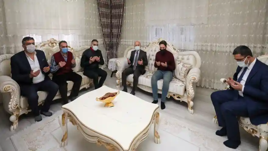 Vali Varol’dan Şehit Ailesine Ziyaret