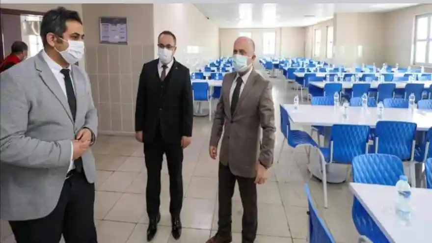 Vali Varol, Geri Gönderme Merkezini ziyaret etti.