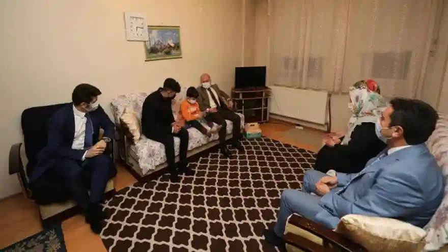 Vali Varol'dan, Çiftçi Ailesine Ziyaret