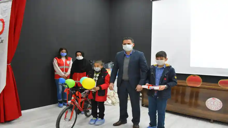  "Pandemi" Konulu Resim Yarışması Kazananları Ödüllerini Aldı