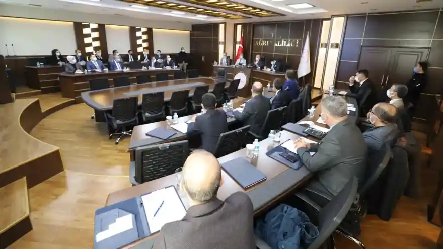 Vali Varol'un Başkanlığında Eğitim Öğretim Konulu Çalışma Grubu Toplantısı Düzenlendi